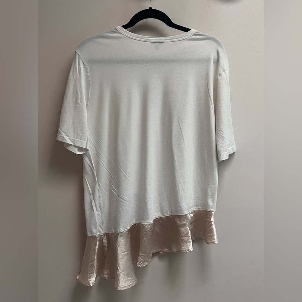 CLU Women’s White Short Sleeve T-Shirt with Ruffle Asymmetrical Hem -Size Medium - Picture 8 of 9